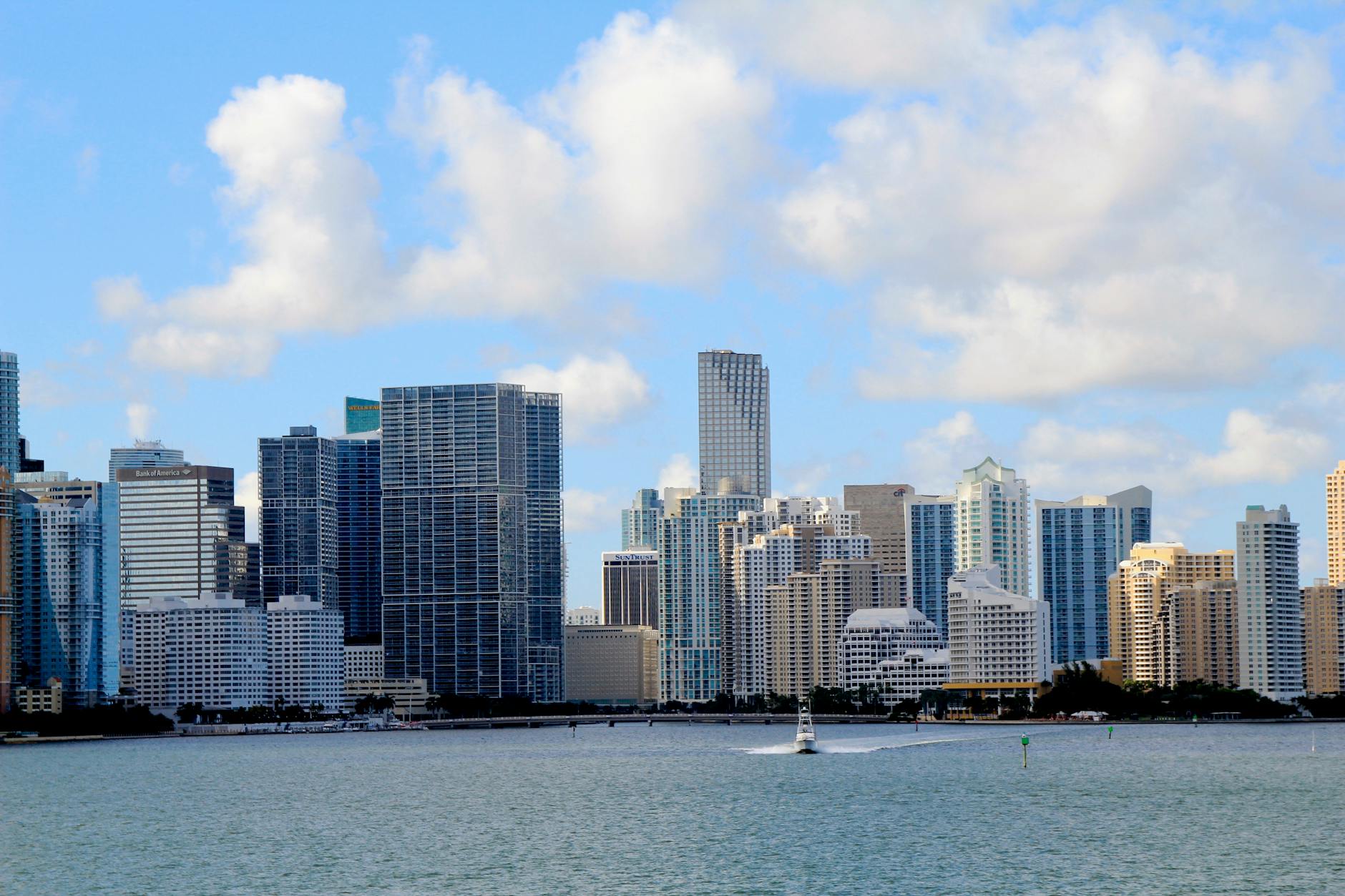 Local Movers in Miami, FL | Compare Miami Apartment & Condo Movers with MoveCost.ai
